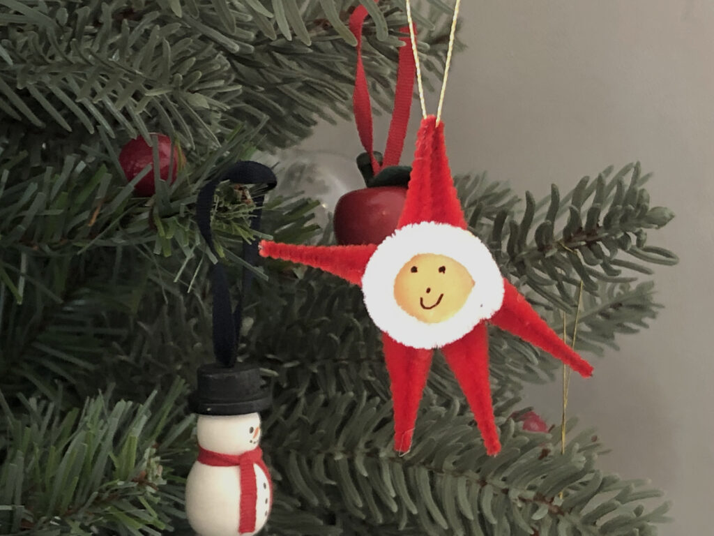 どんぐりでクリスマスの飾り 工作の下準備と材料 どんぐりツリーの作り方モヤモヤすることピカピカに♪ギモンに取り組む「モヤピカブログ」