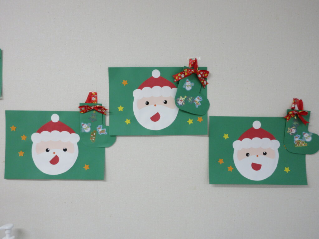 12月製作🎄乳児向け👶12月製作 クリスマス製作 冬製作 保育園製作 保育製作 製作活動 製作遊び 製作あそび 乳児製作 サンタクロースクリスマスツリー 0歳児製作 1歳児製作 2歳児製作 フィンガーペイント ちぎり絵 折り紙 花紙遊び 保育士 保育園 保育所