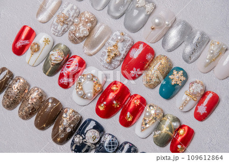 XUZOO クリスマスネイルチップ 付け爪 おしゃれ 人気 可愛い ネイルチップ クリスマスつけ爪 クリスマス 冬 ネイルシール 雪 スツリー 鹿赤い 手用のネイルチップ ネイルアート ネイルツール 両面テープ付き 24枚フラッシュレッドとホワイト, 12サイズ の評判・口コミ