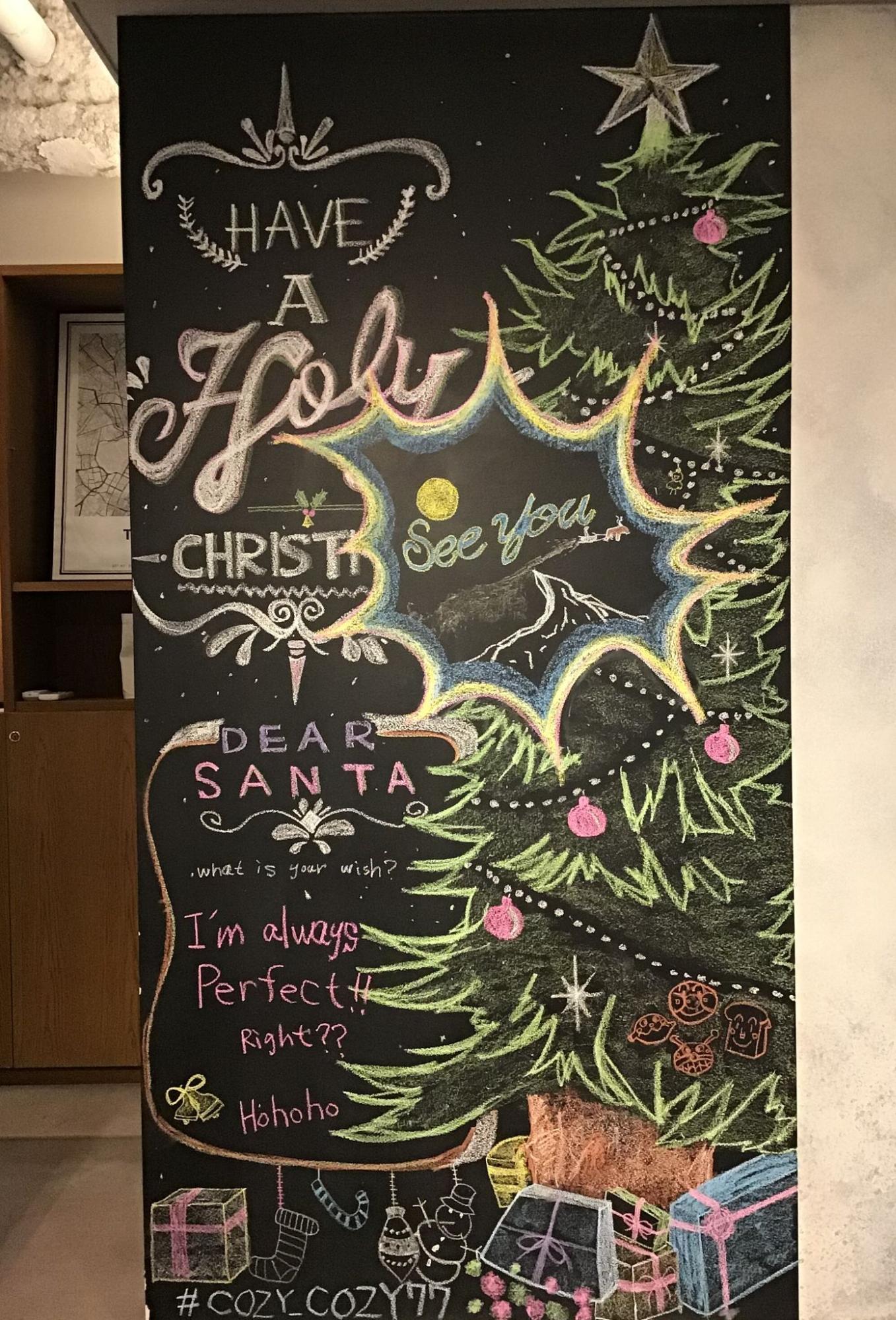 岐阜のPOP魂 - Chusei🎄🤶🎅クリスマスグッズPOP🎅🤶🎄 ⁡ スチール画像。 雑貨屋さん店頭用-ブラックボードPOP。 ⁡少々雑ですが店内誘導POPです。 遊びの部分あり。 イラストいろいろ描いてます