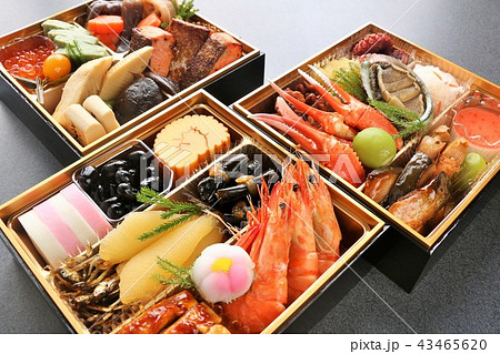 593 おせち料理 Stock Photos, High-Res Pictures, and Images - Getty Images正月,重箱, 和食