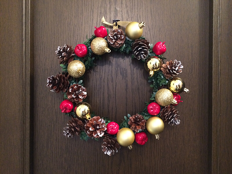 100均DIY クリスマスリースの作り方 100均造花クリスマスリース 素朴で可愛い♡ダイソー、セリアの材料で作るクリスマスリースの作り方 クリスマスリース