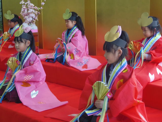 初節句 ベビー 着物 女の子 お姫さま 十二単風衣装 赤 ピンク 薄黄色 お誕生日 お姫様 お雛様 ひな祭り : 京のみやび - 通販 -Yahoo!ショッピング