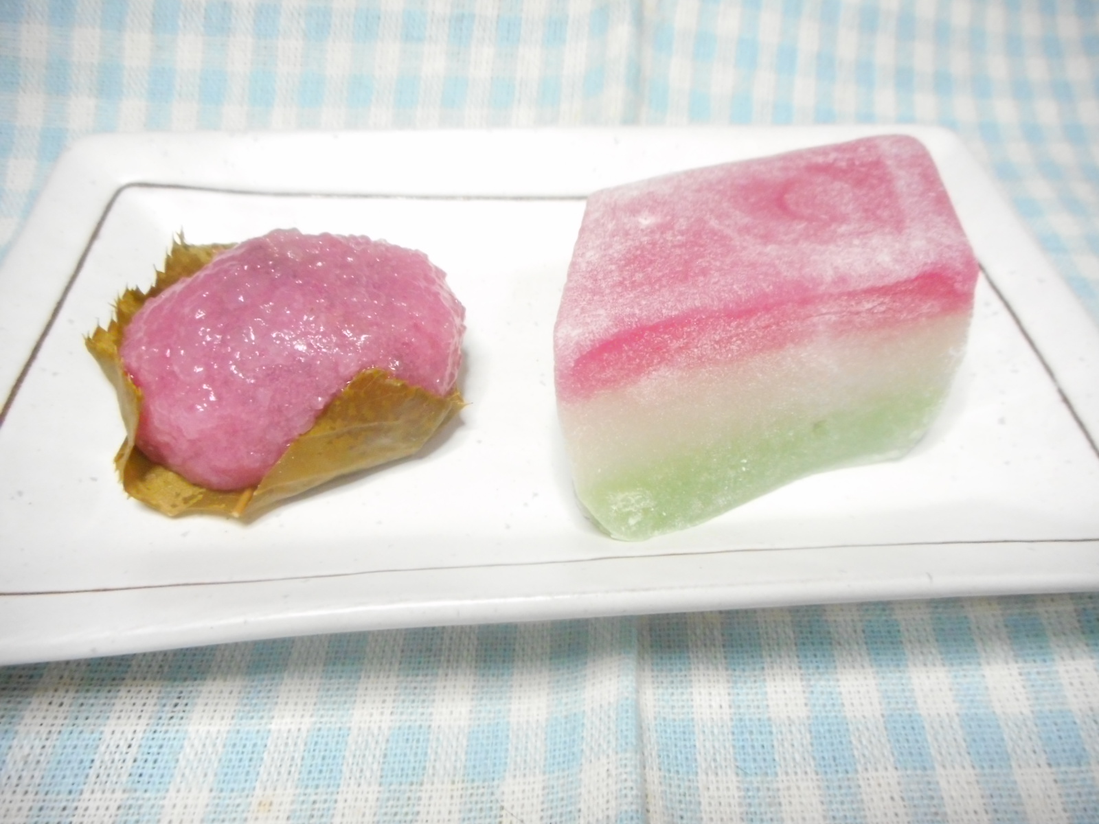 ひな祭りに飾る菱餅 ひしもち の由来とは？3色の意味や子どもへの伝え方保育士の転職・採用は 保育士バンク！