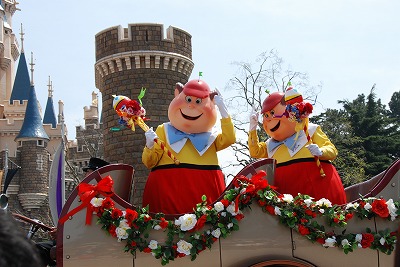 イースターパレード ニューヨーク ボンネットフェスティバル 笑顔いっぱいの楽しいイベント！ - Petite New York