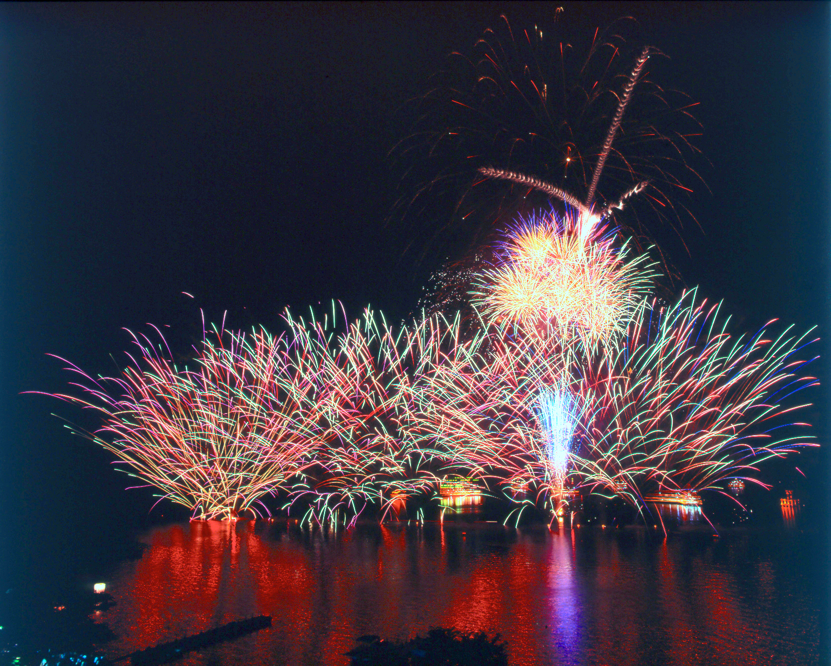 2026年 午年 うまどし年賀状デザイン」のイラスト素材・ベクター画像毎月1点無料 フリー のストックフォト イメージマート