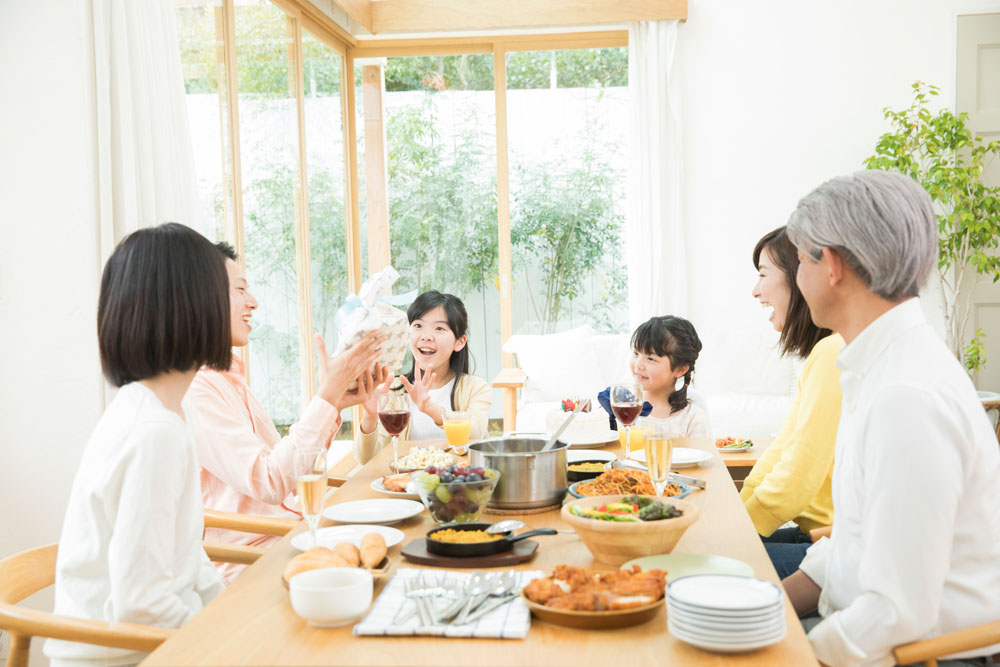 ホームズ 新築のお披露目会とは何をするもの？ 招くタイミングやマナーについても解説住まいのお役立ち情報