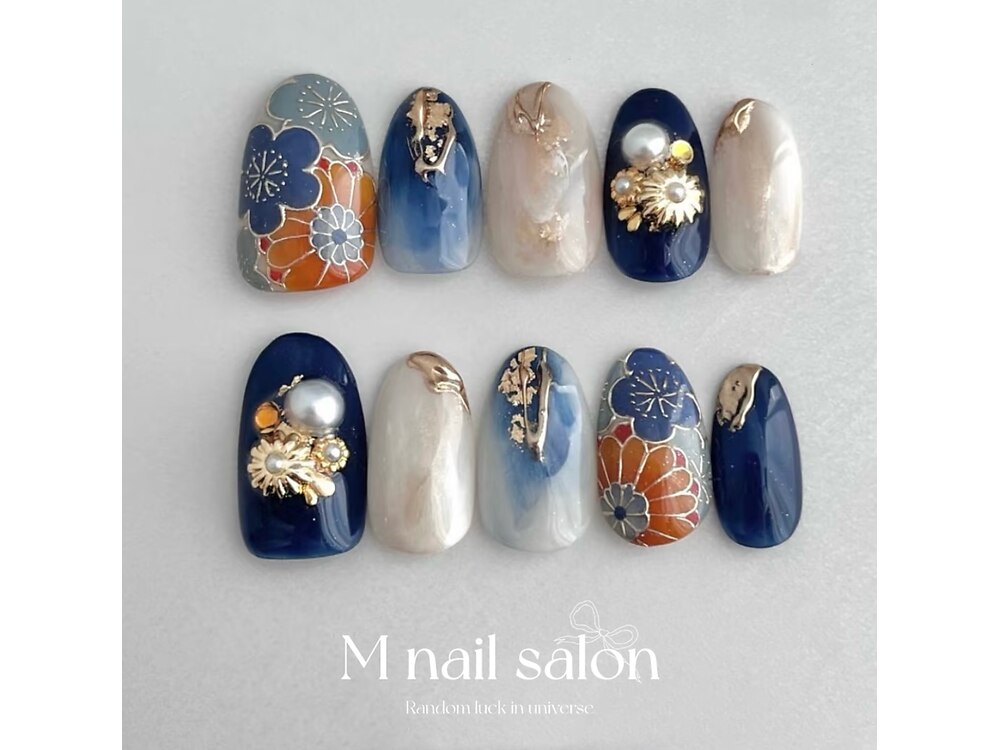 干支ネイル とらやの干支デザイン毎年かわいい🐍 お正月ネイルとらやネイルとらや蛇ネイル2025ネイルお任せネイルnailsnaildesign네일디자인네일추천귀엽다이달의아트일본네일고객님인증샷埼玉ネイルサロン埼玉ネイル戸田ネイル