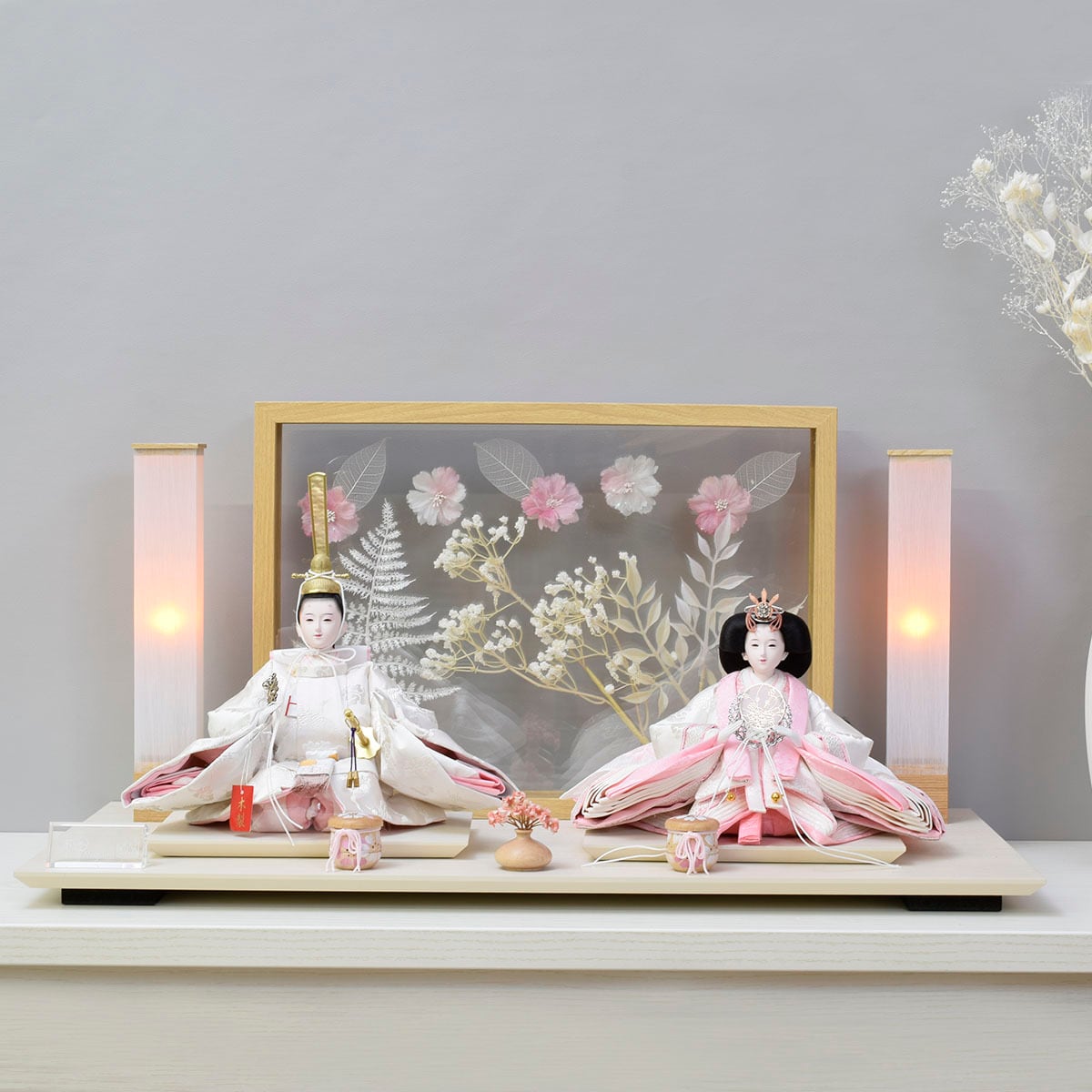 親王飾りの決定版！淡い紫でコーディネートした現代風おしゃれなおしゃれな雛人形親王飾り！洋室にもぴったりマッチ☆センスのよさに大喜び♪が安い 雛人形親王 飾り～広島市の人形問屋十二段屋