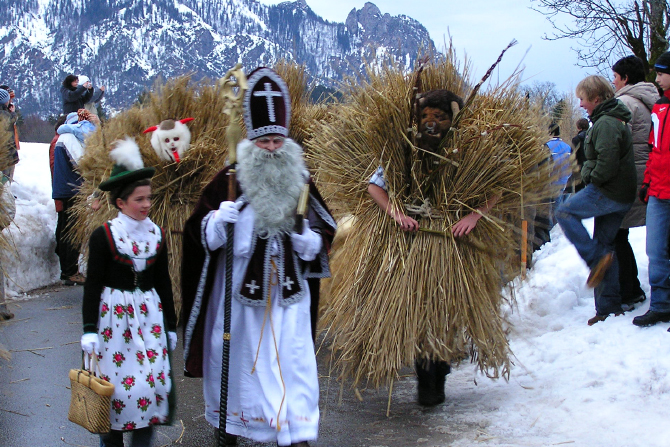 ピロシキ サンタの代わりに「極寒おじさん」？ロシアのクリスマス事情を調べてきた - ぐるなび みんなのごはん