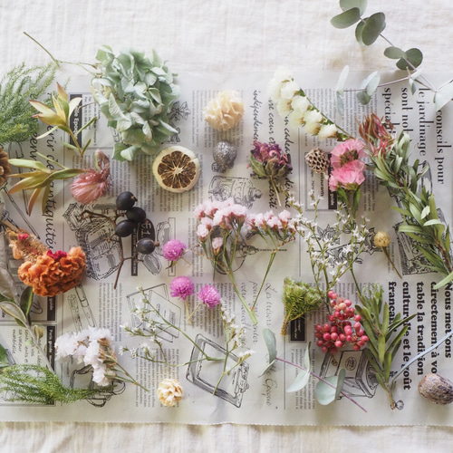 クリスマスリースよりも簡単♪おしゃれな壁飾り「スワッグ」の作り方をご紹介キナリノ