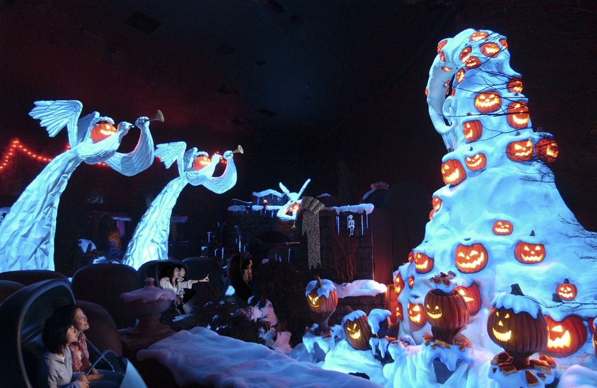 ナイトメアー・ビフォア・クリスマス』の世界に一変！東京ディズニーランド ホーンテッドマンション“ホリデーナイトメアー”