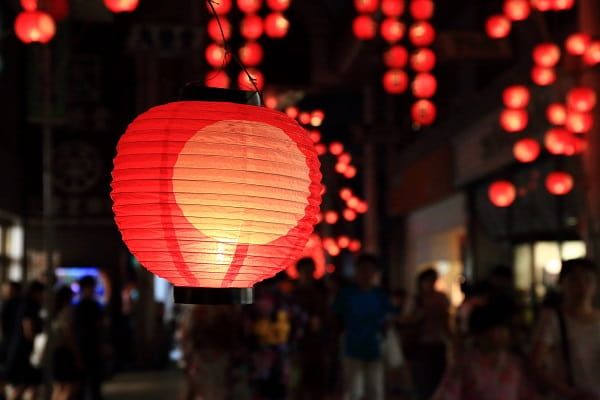 七夕飾りの提灯や吹き流しの意味は？種類や短冊の五色の意味を子供に分かりやすく紹介！はぴねす