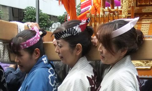 子どもにおすすめの髪型はお団子2つヘア！浴衣や帽子にも似合う浴衣ヘアアレンジAll About