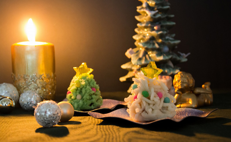 和菓子 きらきらイルミネーションで飾ろう！練り切り『クリスマスツリー』の作り方を紹介。japanese sweets wagashi - YouTube