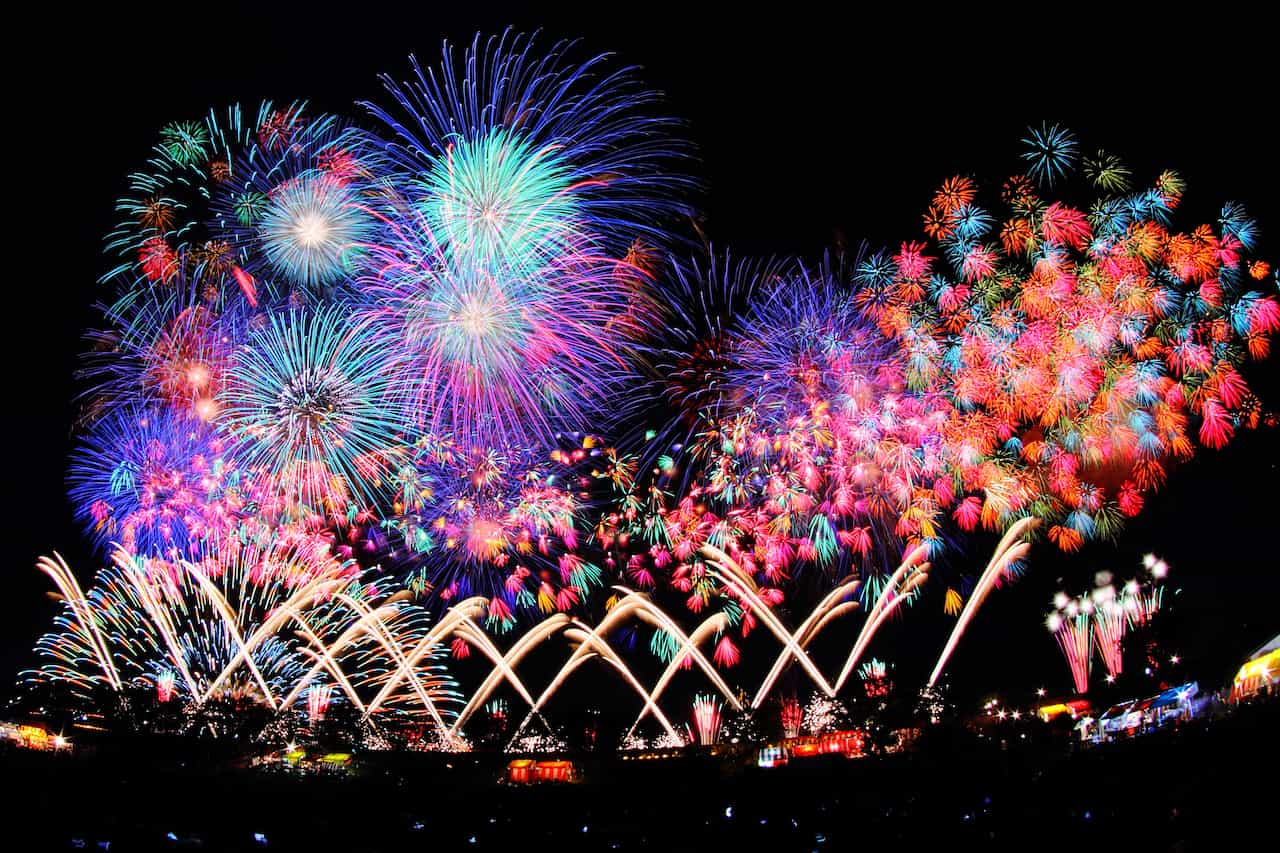 大曲全国花火競技大会は花火師日本一を決める日本三大花火大会の一つ秋田県大仙市