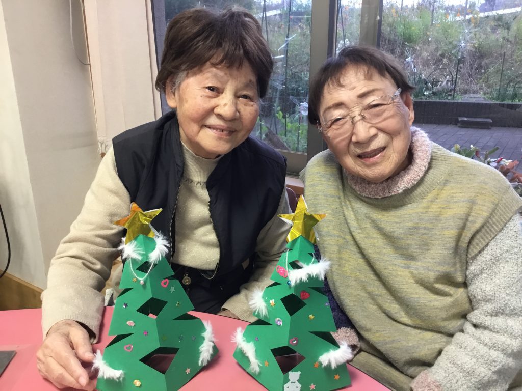 工作ネタ クリスマスツリー Christmas tree crafts 型紙あり12月壁面飾り高齢者レク・OT・デイ保育知育折り紙origamiDIY- YouTube