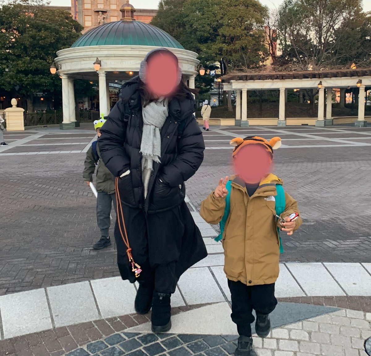 2025秋冬 11月のディズニーの服装！気温別おすすめの服装とコーデまとめ！寒さ対策についても