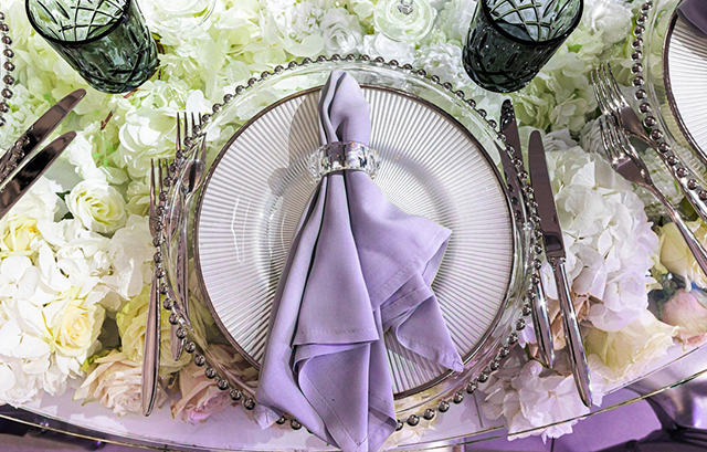 結婚式のナプキンで華やかさを演出！おしゃれな折り方やアレンジは？結婚ラジオ結婚スタイルマガジン