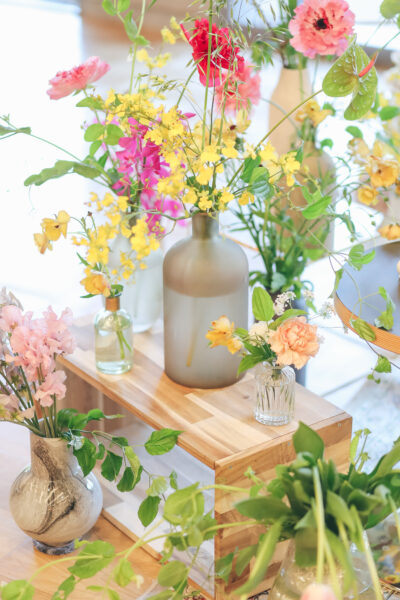 結婚式の高砂 たかさご 席コーディネートおしゃれに装飾する装花・アイデア結婚式場の選び方