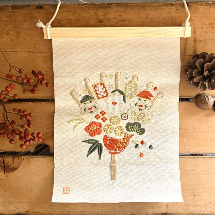 雑貨卸、雑貨仕入れ予約：8月下旬入荷迎春・新年のお正月飾りに 刺繍ミニタペストリー しめ飾り&おせち&招福熊手雑貨卸・雑貨仕入れなら自由が丘マーケットプレイス！旬で高感度な商品いっぱいの仕入れ・卸サイト