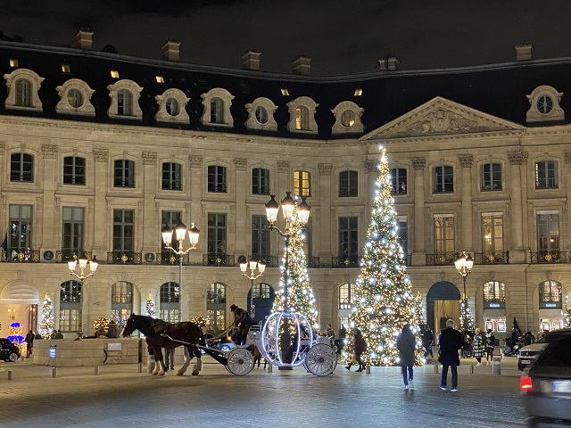 みにくる背景素材日常編20_クリスマスの街並み_BG15_pl_crhs_ns - CLIP STUDIO ASSETS