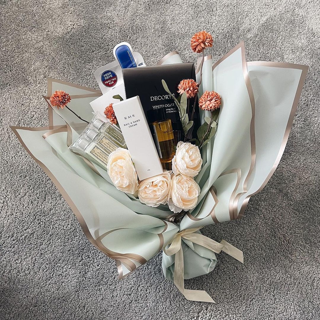 結婚式 男性ゲストブーケトス代わり景品TikTok