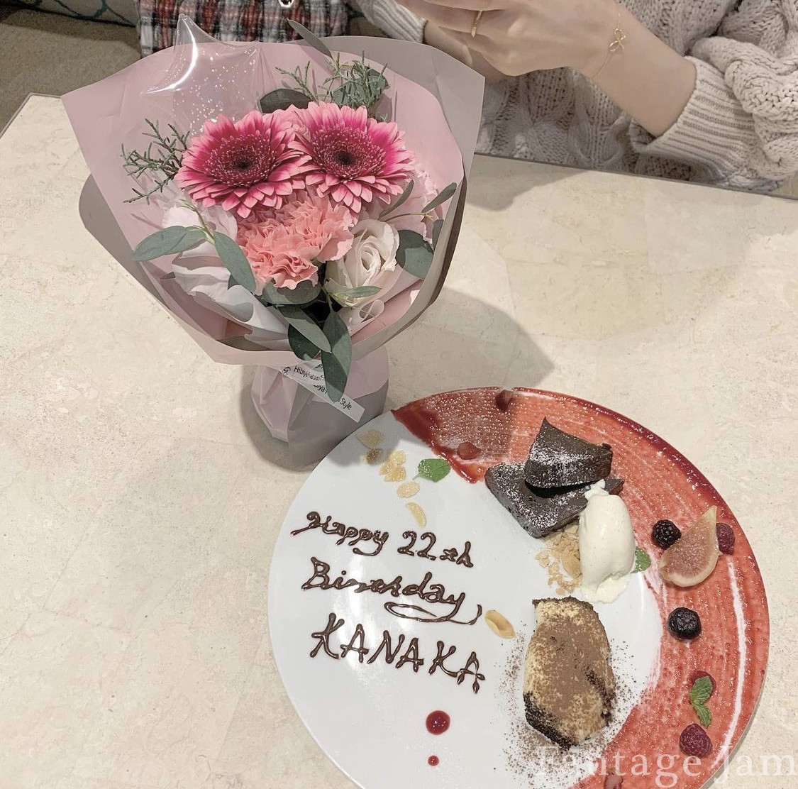 大阪カフェ 量産型TikTok