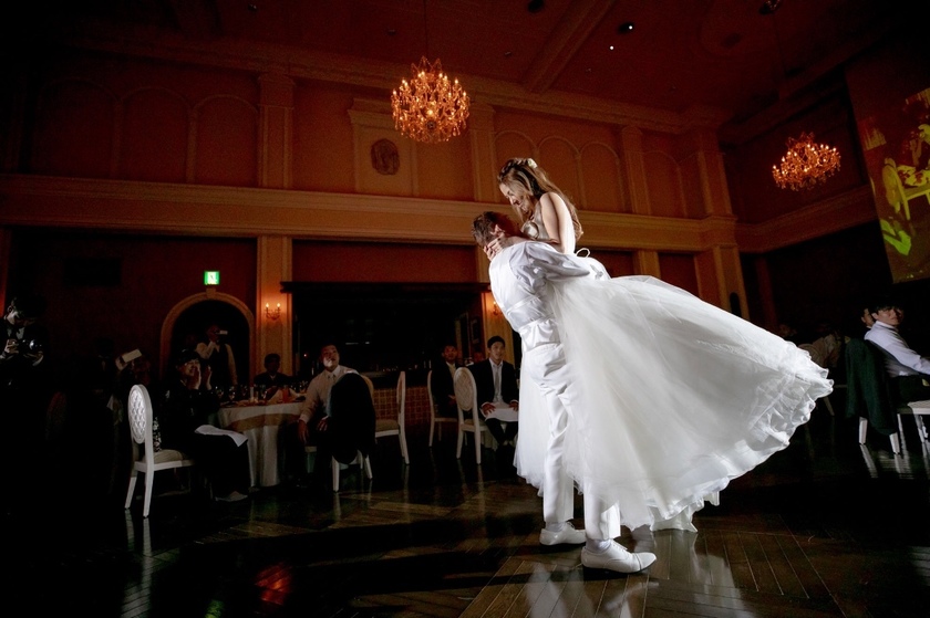 先輩カップル ダンスが大好き♪一生の思い出となったウェディングダンスパーティ -公式 カフェ&ウェディング22 東京・吉祥寺の結婚式 や貸切のできるカフェ