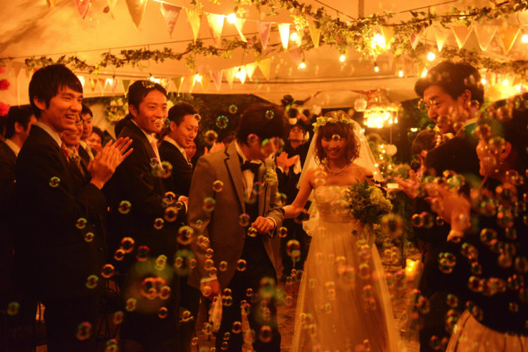 最新版！結婚式の人気演出 感動・珍しい・面白い・サプライズ・盛り上がる 62選omotte magazine fromANNIVERSAIRE記念日にまつわるマガジン