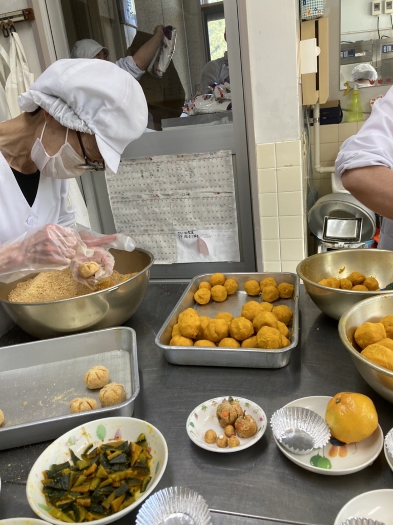 ハロウィンに手作りお菓子を作ろう！子どもと一緒に作れるレシピを紹介保育のひきだし ～こどもの可能性を引き出すアイデア集～