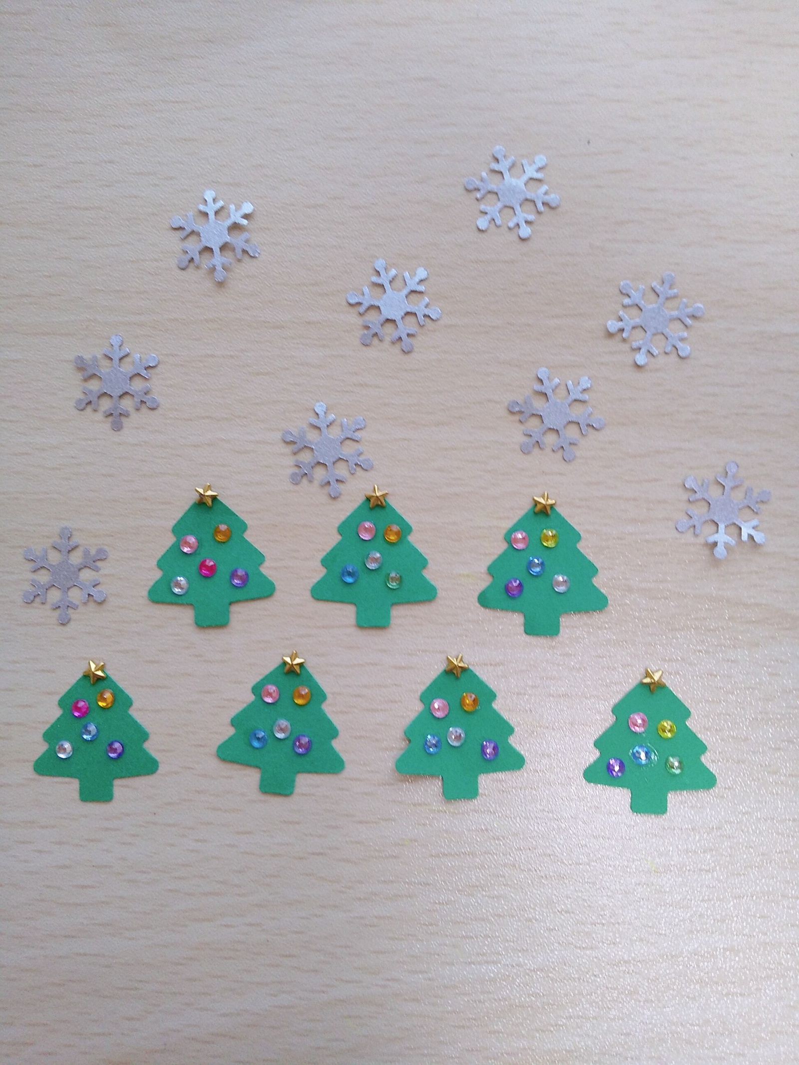 パンチニードル初心者 〝クリスマスツリー〟作ってみた 100均 ダイソー の毛糸 クロバーのパンチニードル