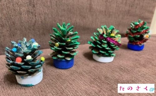 大きな松ぼっくりで作るクリスマスツリー How to Make a Simple Christmas Ornament