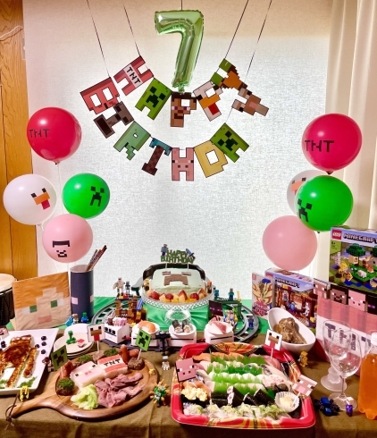 マイクラ 誕生日 プレゼント 結婚式 バルーン ブーケ ギフト 電報 入学 卒業 合格祝い 贈り物 選べるマインクラフトぬいぐるみが運ぶ♪2バルーンインプチセットマインクラフト ぬいぐるみ入り ミニ プレゼントボックス バルーンアレン ジメント ギフトボックス バルーン