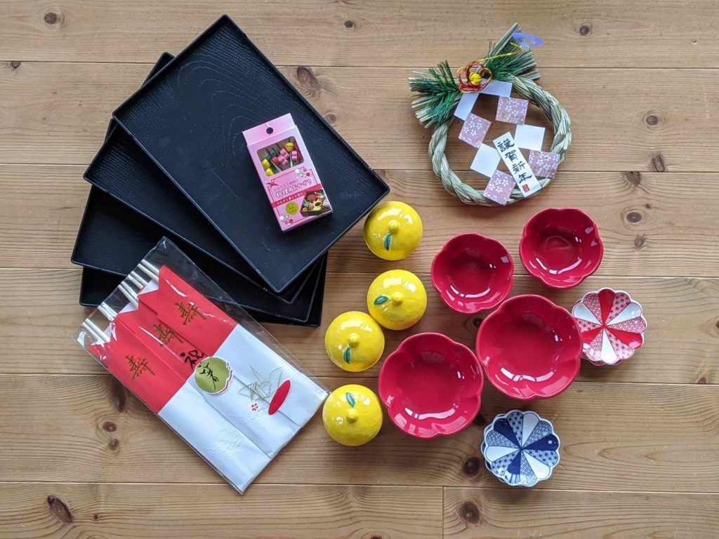 セリアお正月飾り2024食器や手作りグッズ・置物は？いつからかも！SMILE BREEZE