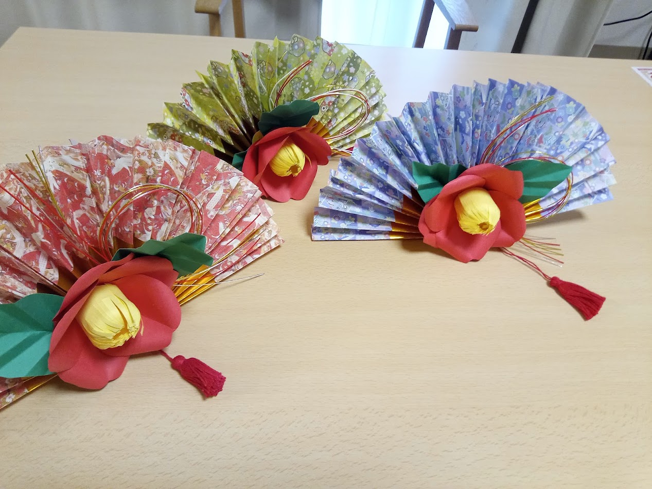 折り紙で戌年飾りのリースやしめ飾り創作折り紙 カミキィ