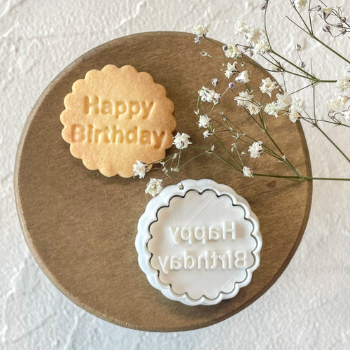 バースデープレート 昔の写真が出てきたー バースデープレートバースデーケーキ誕生日誕生日ケーキレアチーズケーキチーズケーキチョコペンクリスマスバージョン まちゃSnapdish スナップディッシュID:zGPn9a