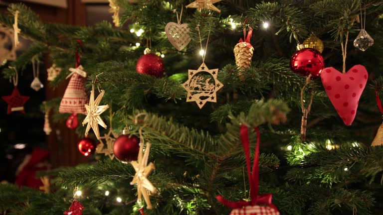 アニメーションGIF：星がきらめくクリスマスの夜のフリー画像おしゃれ・かわいい無料写真素材：GIRLY DROP