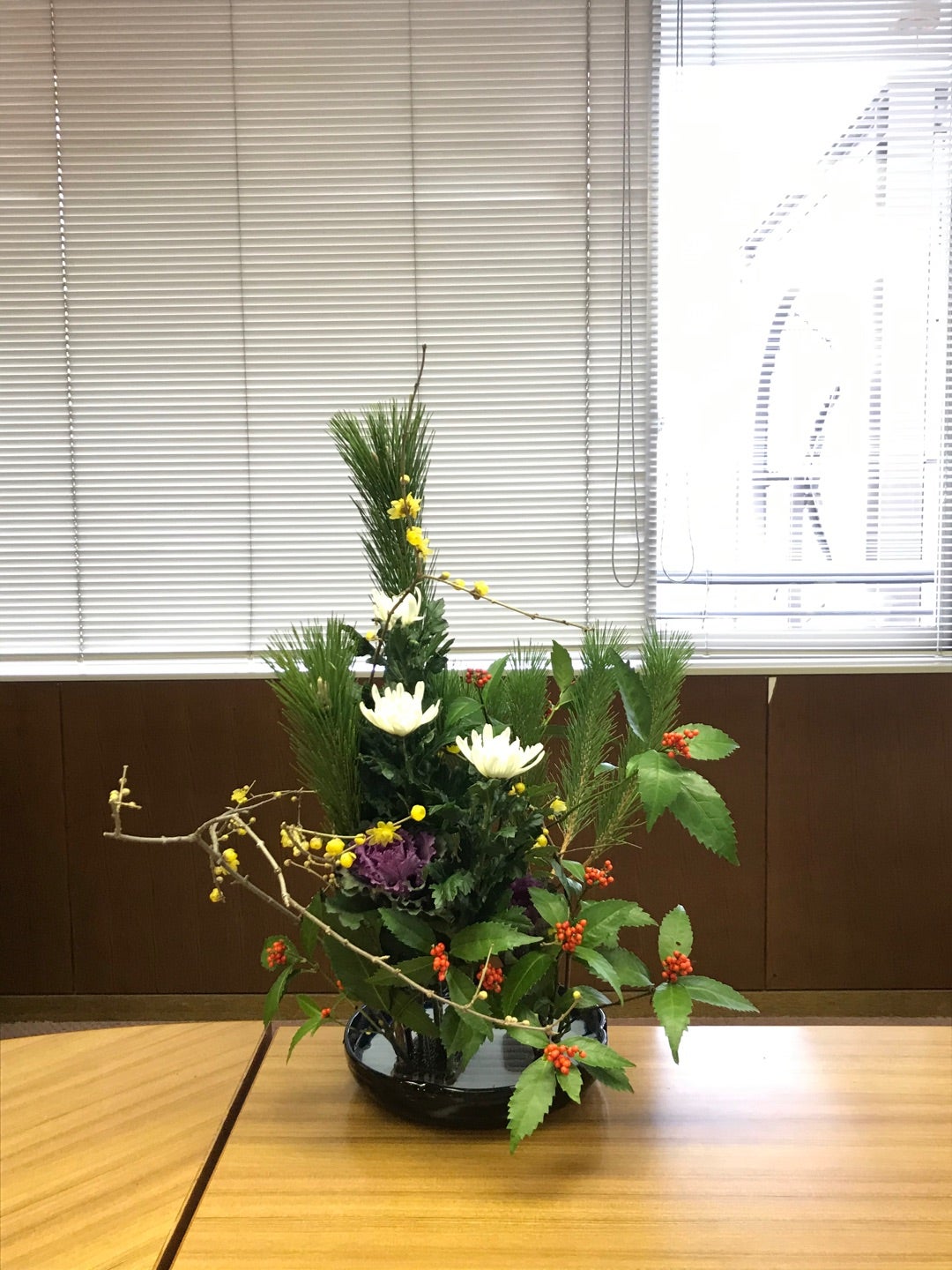 チャレンジいけばな！ 小原流家元の小原宏貴さんに習う新年の迎え花