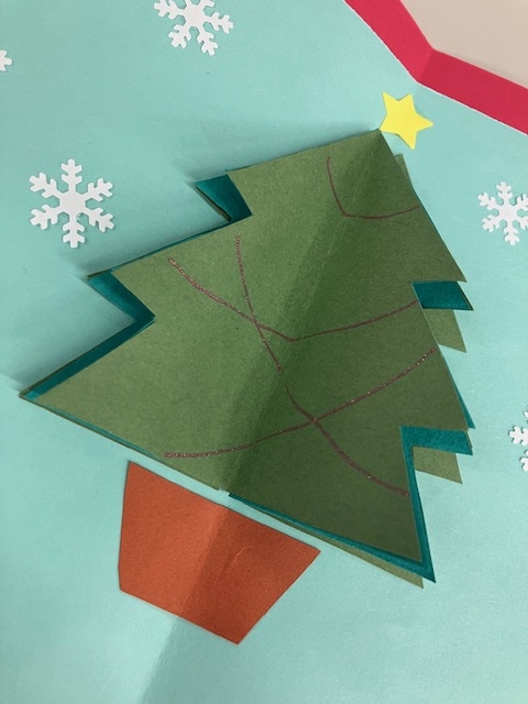 可愛らしい飛び出す手作りクリスマスカード♬キッズルーム親こっ子プラスへようこそ♬