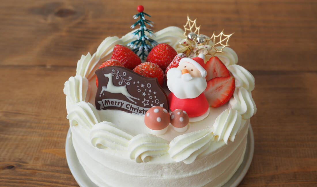 百寿 100歳 のお誕生日❤ロールケーキといちごサンタで♪クリスマスロールケーキタワー❤