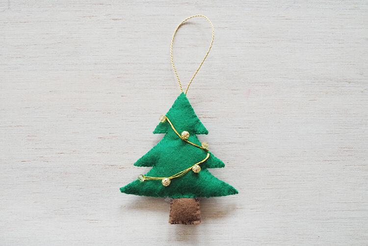 型紙付 フェルトで簡単かわいいクリスマスオーナメントの作り方!針不要!縫わないのにぷっくりかわいく作れるよ!みーママの子育てお助けblog