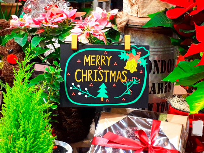 手描きイラストで可愛く飛び出すクリスマスカードの作り方