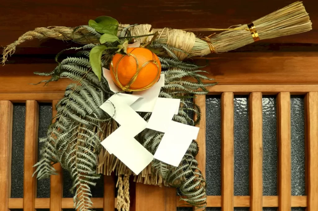 玄関ドアにしめ飾りを飾りました共働き夫婦の家づくり