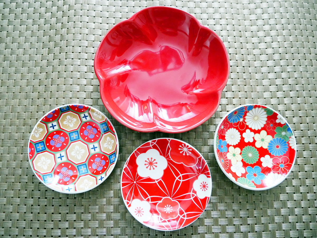アイデアその2 手持ちの食器で気軽におしゃれに紀文のおせち料理