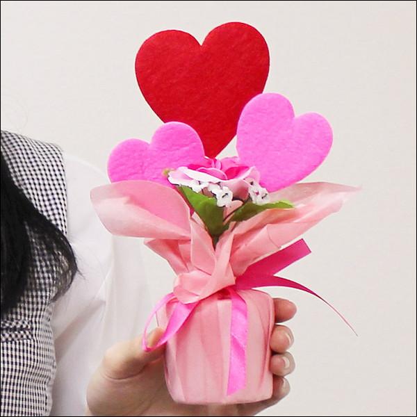 バレンタイン 飾り 16 Pcs Valentines Fabric Heart Hanging Ornaments Valentine's Day
