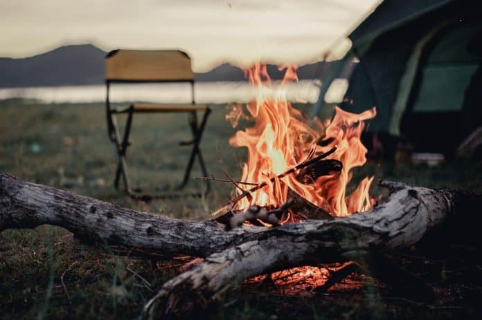 ロゴス LOGOSピラミッドグリル・コンパクト 81063112 卓上グリル 焚き火台 アウトドア キャンプアウトドア・キャンプ用品はエルブレス