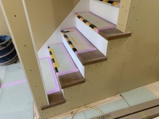 ひな壇は神社の石段 ”６２段のひな飾り”も 備前市で「備前片上ひなめぐり」始まる 岡山OHK 岡山放送