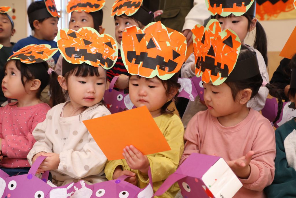 かわいいおばけハット ハロウィン製作”3歳児クラス：ビー組社会福祉法人サンビジョン 保育部会