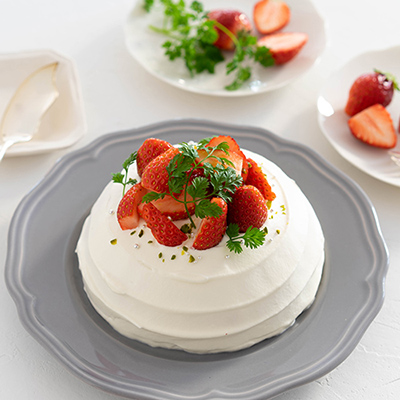 サンタの街のいちごのおうちケーキ